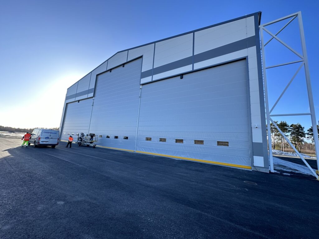 Fabric Fold-Up Aircraft Hangar Door at