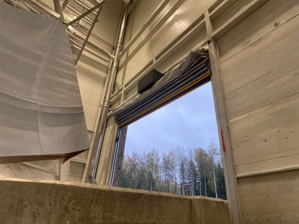 small_fold_up_fabric_industrial_door3